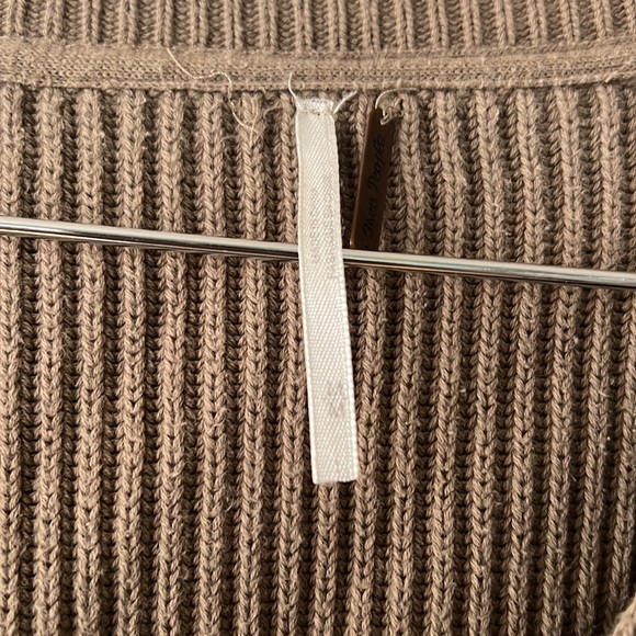 Free people womens oversized sweater v neck size medium - Picture 3 of 3